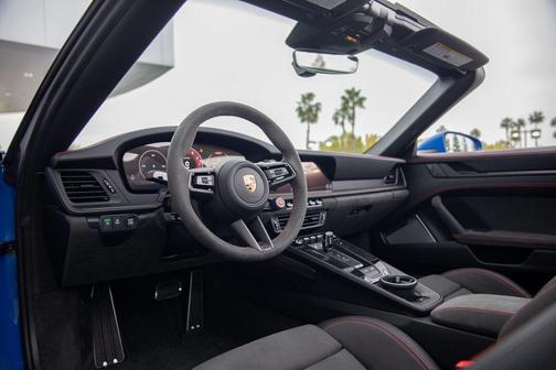 2025 Porsche 911 Targa 4 GTS