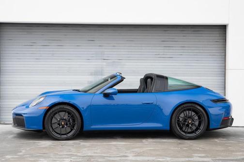 2025 Porsche 911 Targa 4 GTS