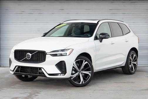 2022 Volvo XC60 B5 R-Design