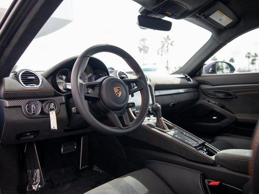 2025 Porsche 718 Cayman GT4 RS