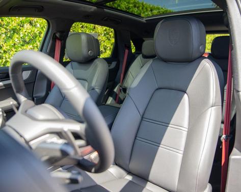 Vanadium Grey Metallic 2026 Porsche Cayenne S