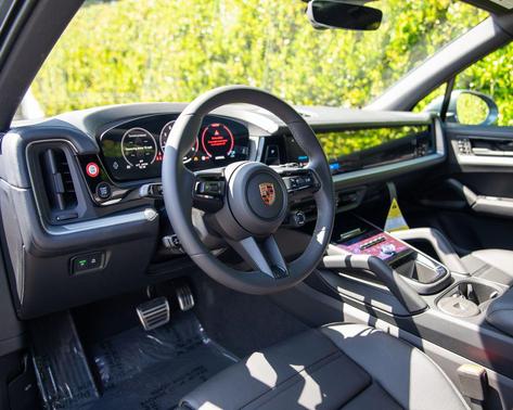 Vanadium Grey Metallic 2026 Porsche Cayenne S