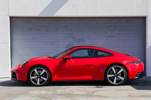 2025 Porsche 911 Carrera