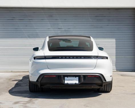 Carrara White Metallic 2023 Porsche Taycan