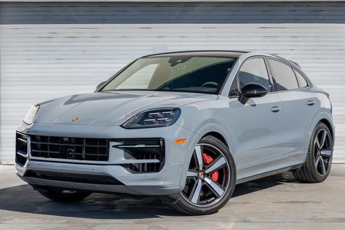 2025 Porsche Cayenne GTS