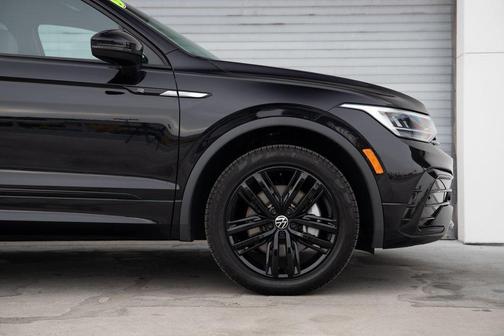 2022 Volkswagen Tiguan 2.0T SE R-Line Black
