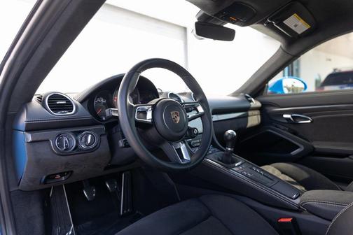 2023 Porsche 718 Cayman GTS 4.0