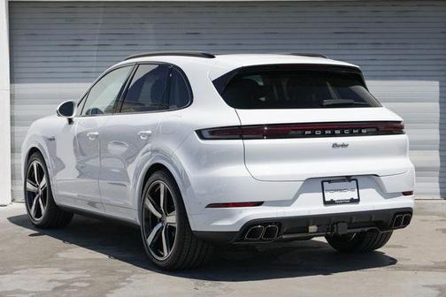 2025 Porsche Cayenne Turbo