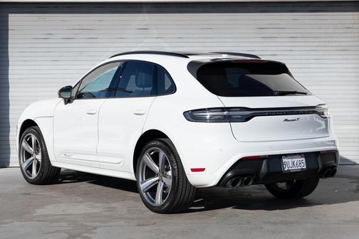 2025 Porsche Macan Macan T