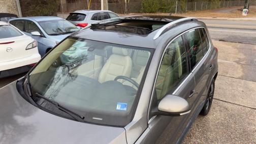 Brown 2009 Volkswagen Tiguan SEL