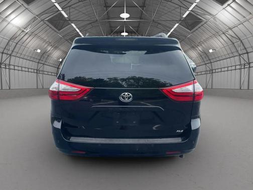 2016 Toyota Sienna XLE Premium