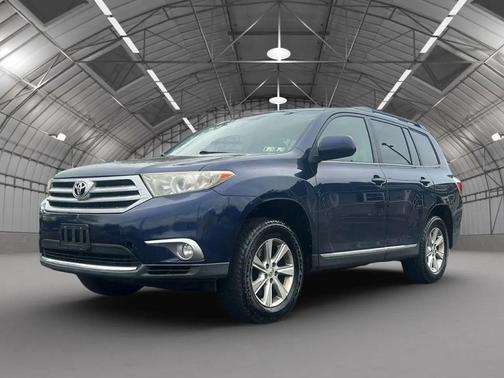 2011 Toyota Highlander SE
