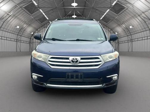 2011 Toyota Highlander SE
