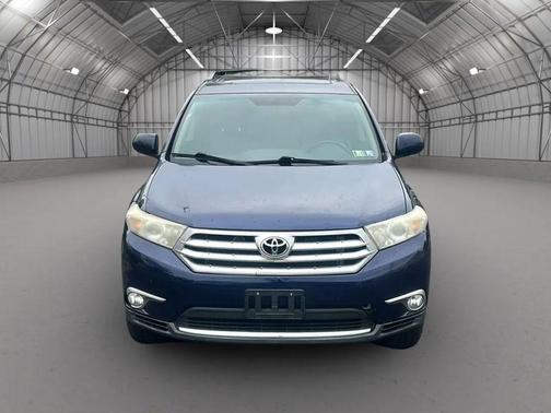 2011 Toyota Highlander SE