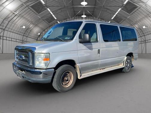 2010 Ford E350 Super Duty XLT