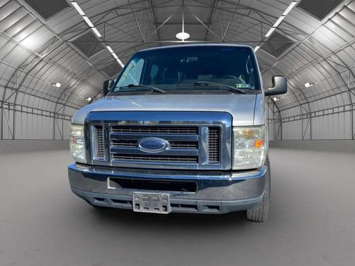 2010 Ford E350 Super Duty XLT