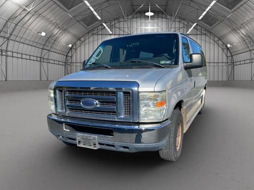 2010 Ford E350 Super Duty XLT