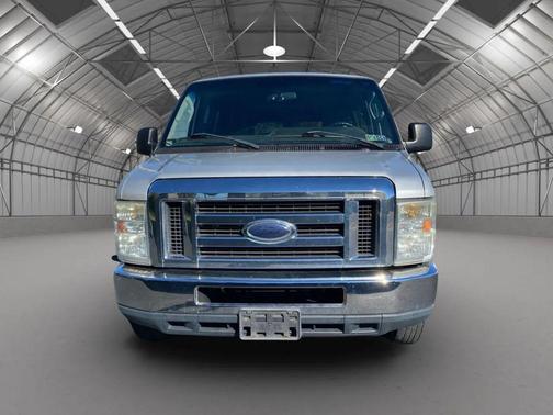 2010 Ford E350 Super Duty XLT