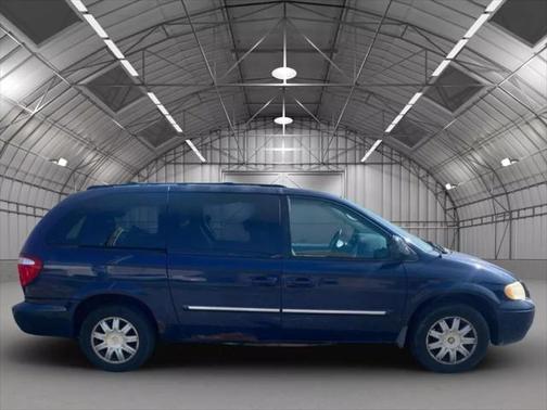 2005 Chrysler Town & Country Touring