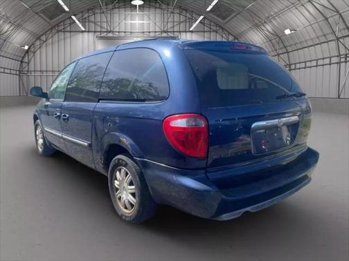 2005 Chrysler Town & Country Touring