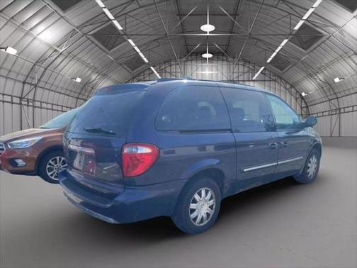 2005 Chrysler Town & Country Touring