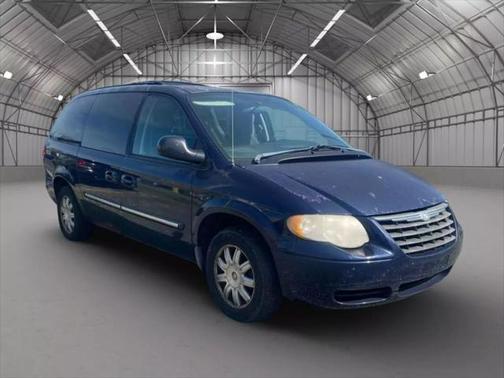 2005 Chrysler Town & Country Touring