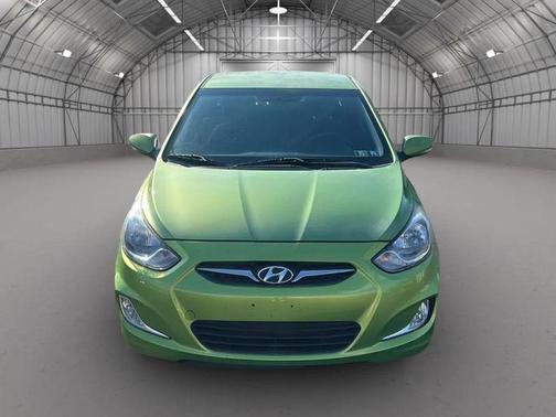 2013 Hyundai Accent SE