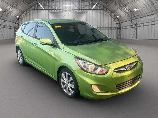 2013 Hyundai Accent SE