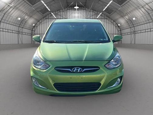 2013 Hyundai Accent SE