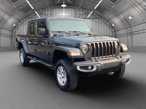 2022 Jeep Gladiator Sport S