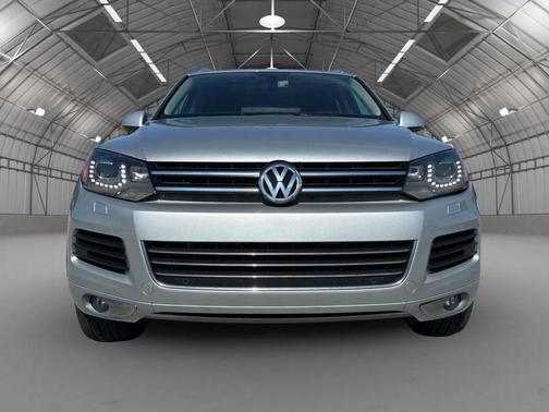 2012 Volkswagen Touareg VR6 Lux