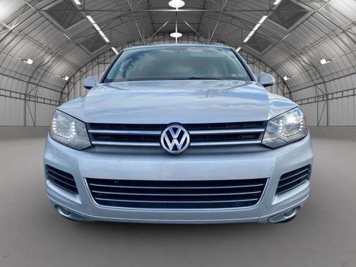 2012 Volkswagen Touareg VR6 Lux