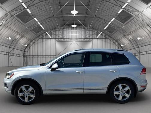 2012 Volkswagen Touareg VR6 Lux
