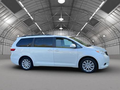 2016 Toyota Sienna XLE Premium
