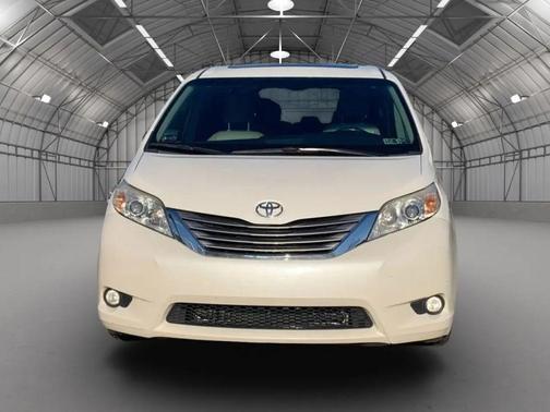 2016 Toyota Sienna XLE Premium