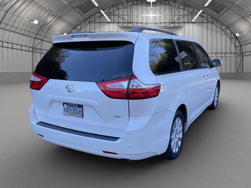 2016 Toyota Sienna XLE Premium