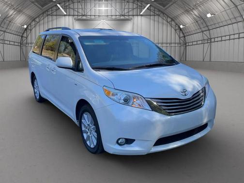 2016 Toyota Sienna XLE Premium