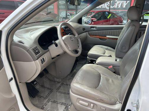 2006 Toyota Sienna XLE