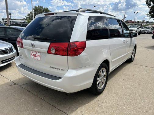 2006 Toyota Sienna XLE