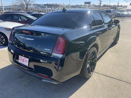 2018 Chrysler 300 Touring