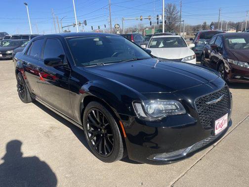 2018 Chrysler 300 Touring