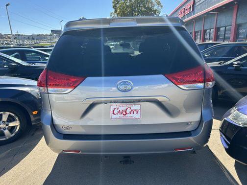 2014 Toyota Sienna XLE