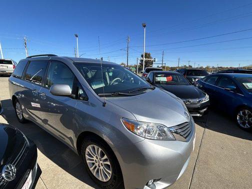 2014 Toyota Sienna XLE
