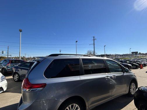 2014 Toyota Sienna XLE