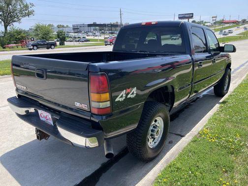 2005 GMC Sierra 2500 SLE H/D Crew Cab