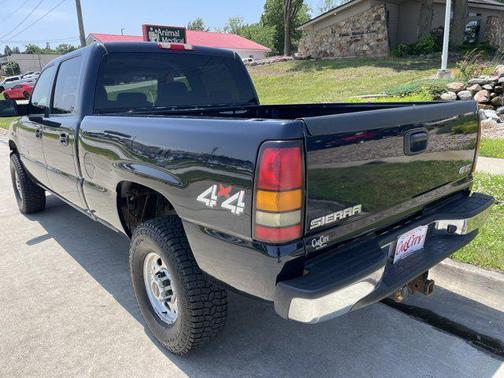 2005 GMC Sierra 2500 SLE H/D Crew Cab