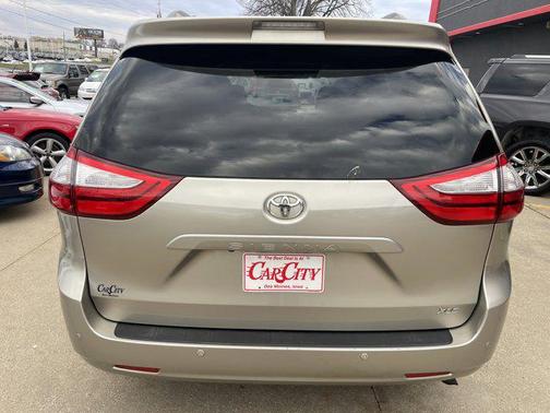 2016 Toyota Sienna XLE Premium