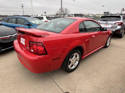 2004 Ford Mustang Deluxe
