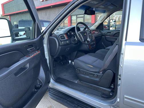 2012 Chevrolet Suburban 2500 LS