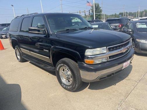 Photo 3 of 19 of 2001 Chevrolet Suburban LT